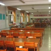 济南外国语学校校园风采图书馆6.jpg